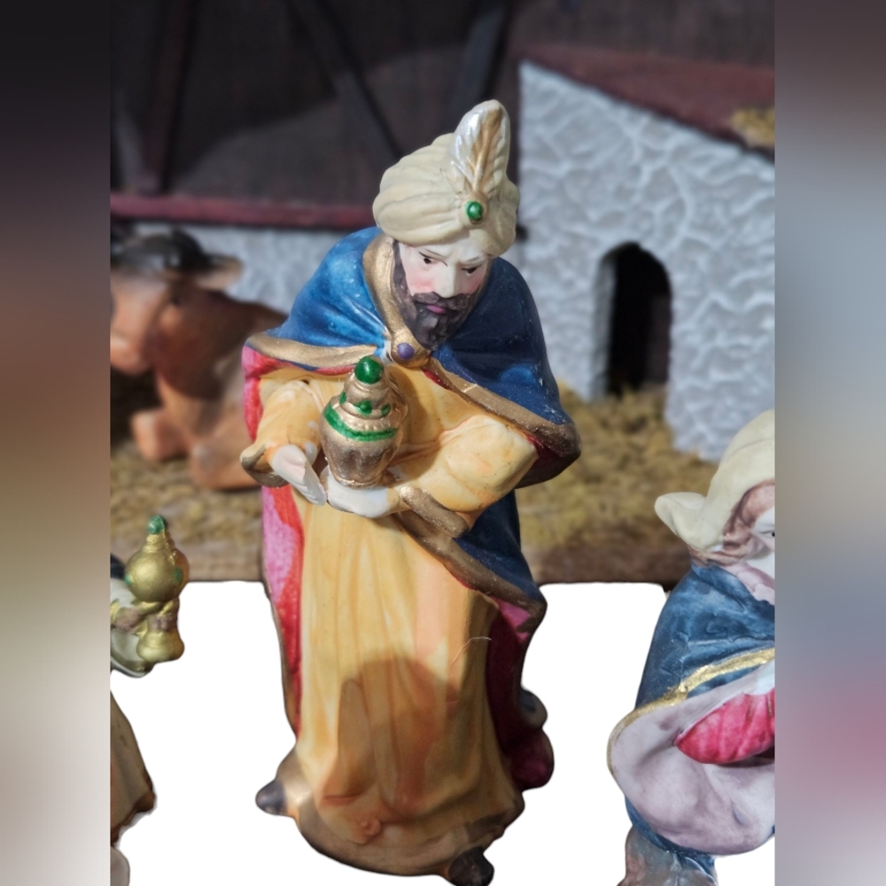 Vintage Christmas Nativity Set 13‎ Piece Manger Birth Of Jesus Collectors Creche - Picture 10 of 16